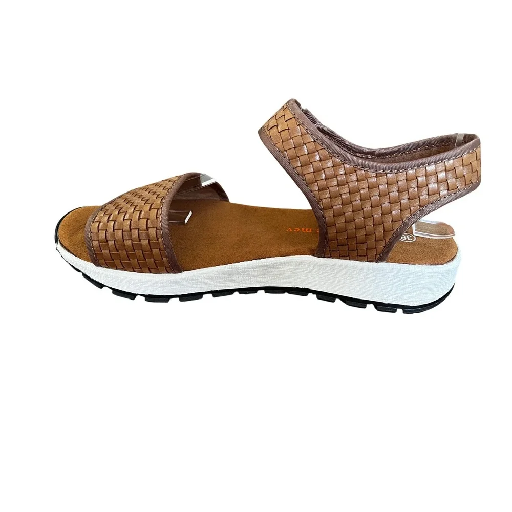 Bernie Mev New York Tan Woven Platform Sandals Womens Size 39/8‎ Hook Loop Strap
